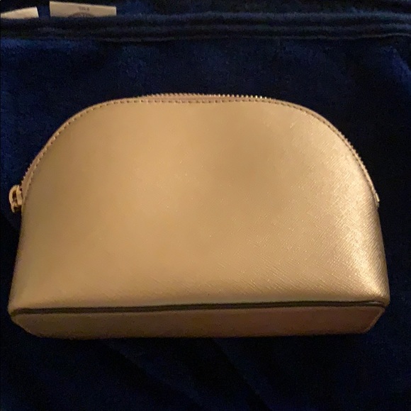 Michael kors make-up bag - Picture 2 of 3
